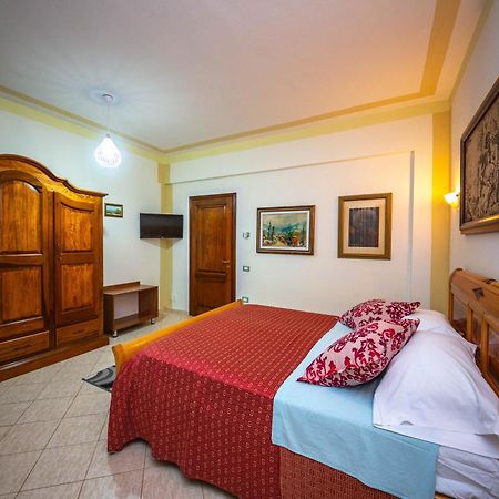 Hotel "San Saena " Radhimë Eksteriør bilde