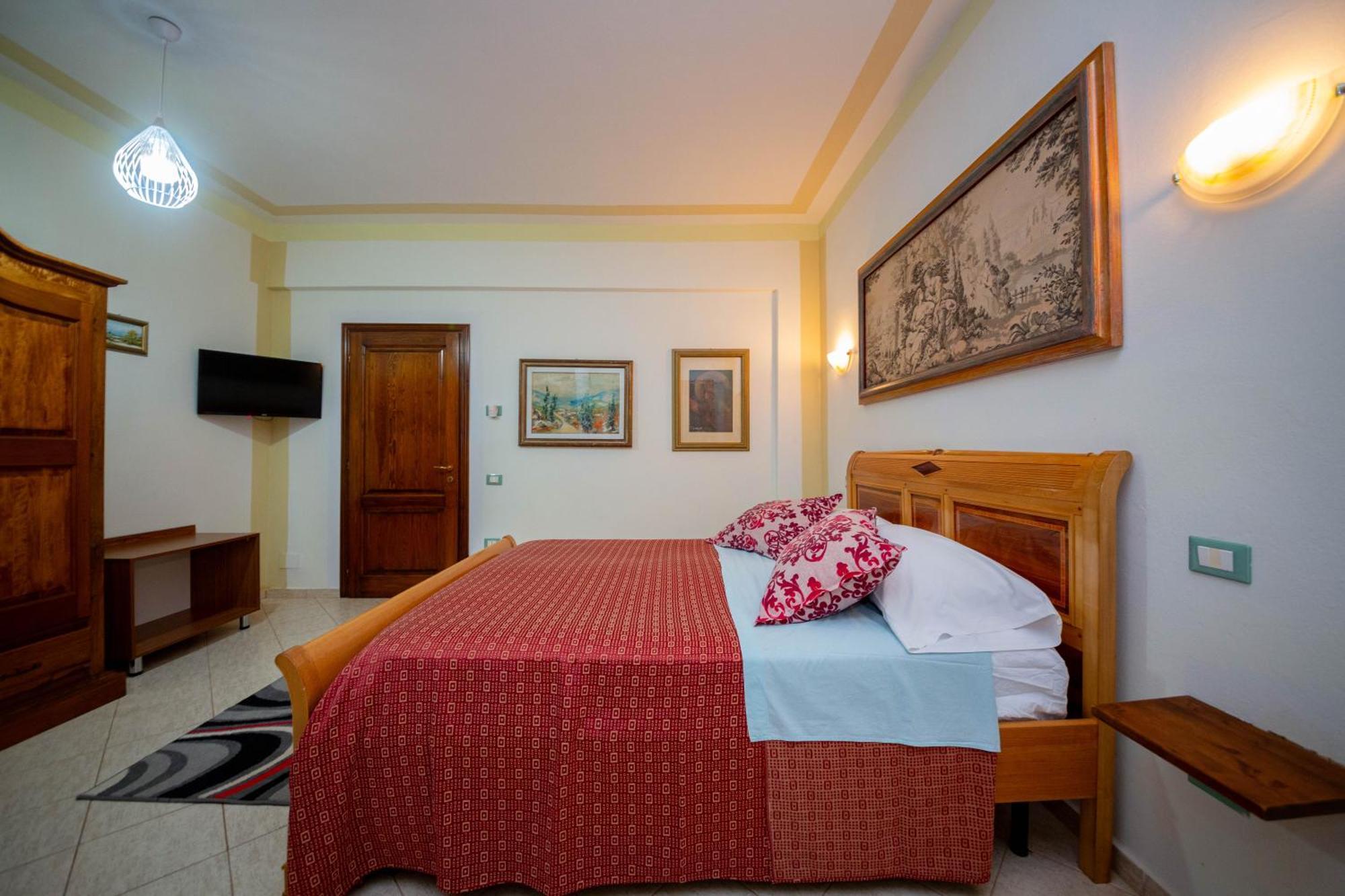 Hotel "San Saena " Radhimë Eksteriør bilde