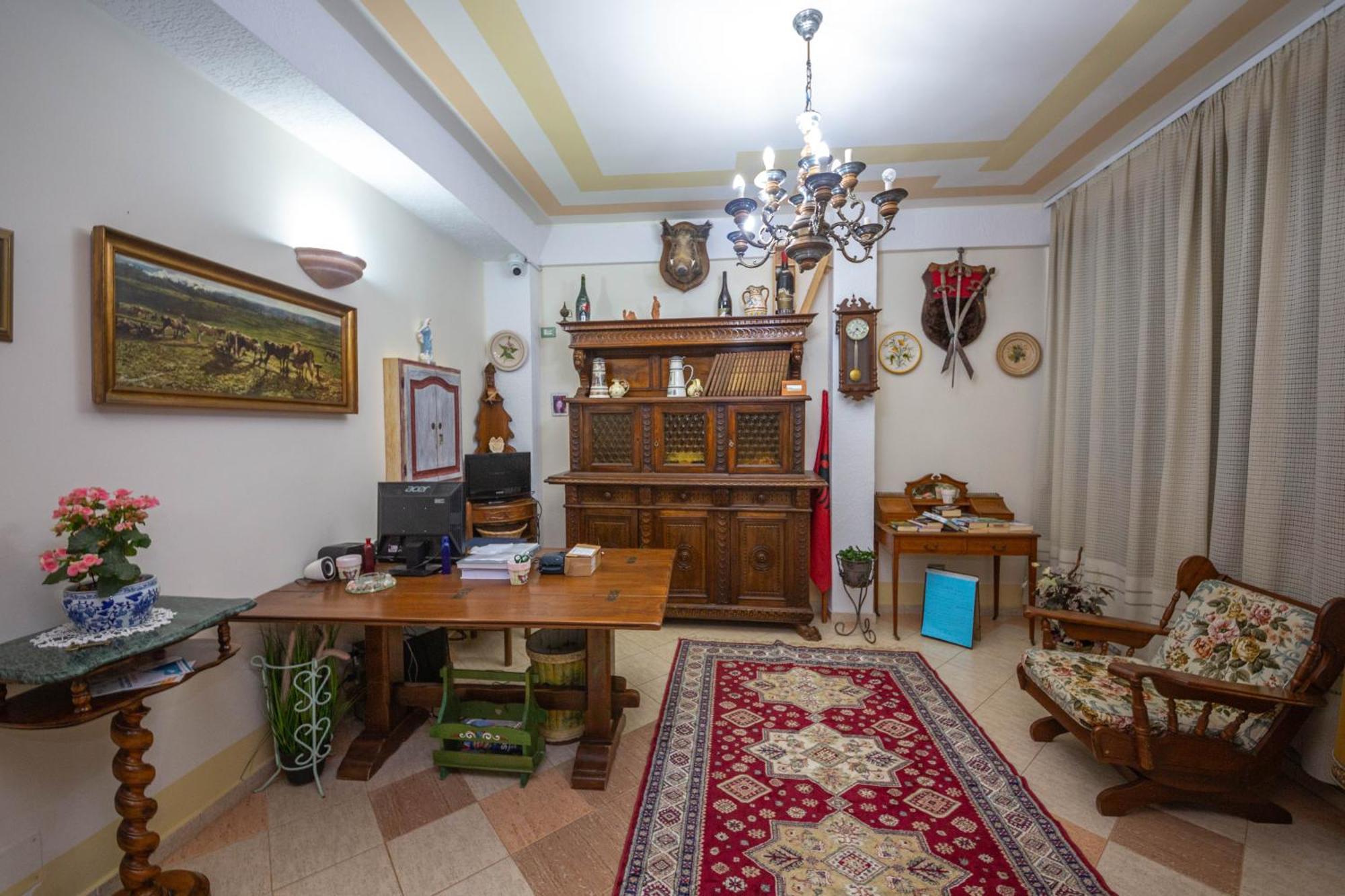 Hotel "San Saena " Radhimë Eksteriør bilde