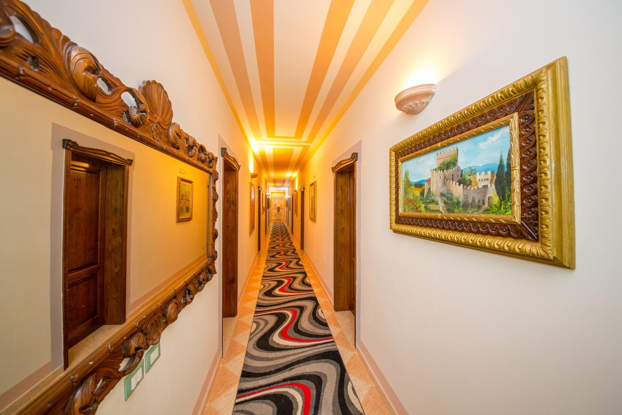 Hotel "San Saena " Radhimë Eksteriør bilde