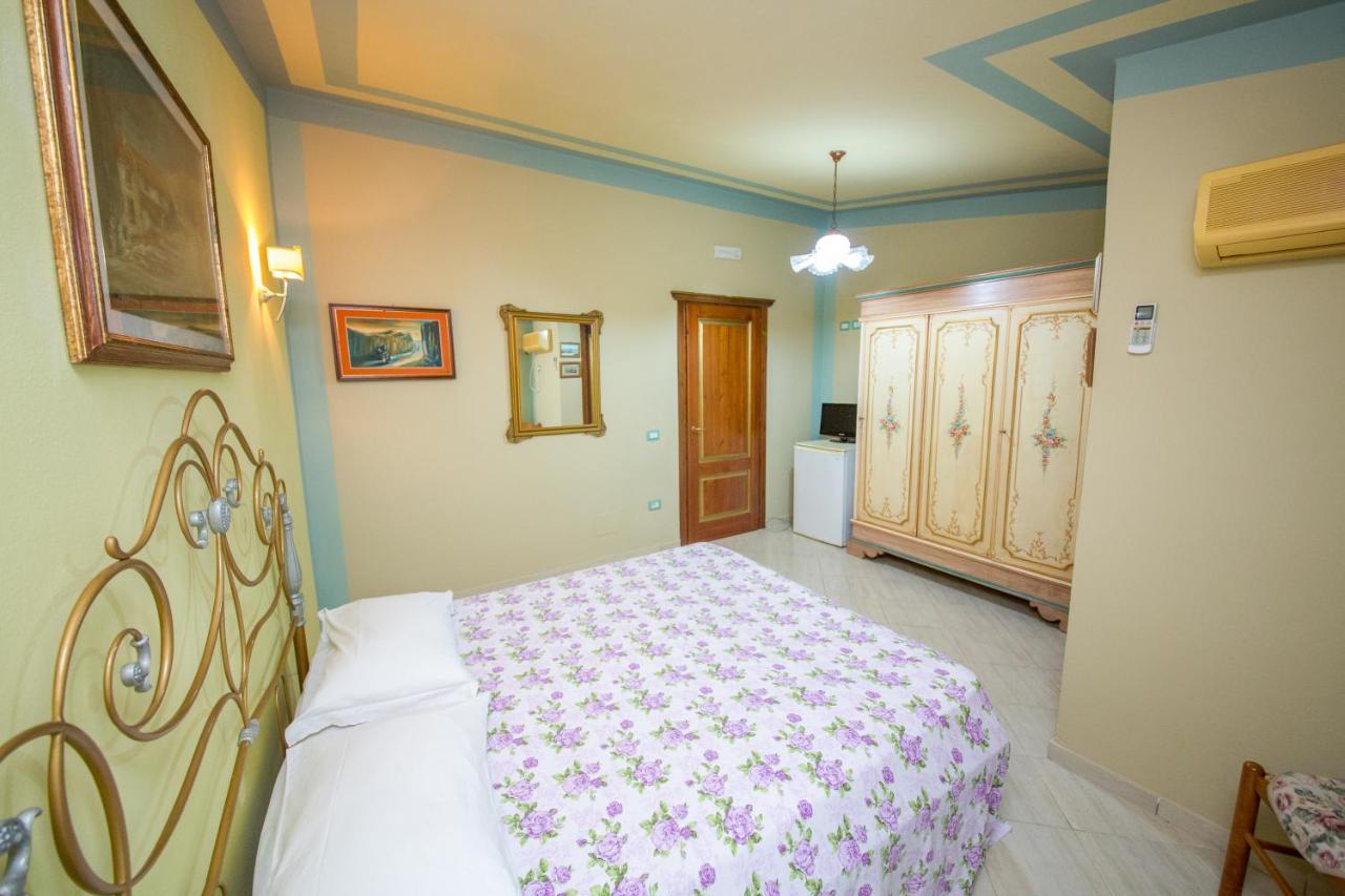 Hotel "San Saena " Radhimë Eksteriør bilde